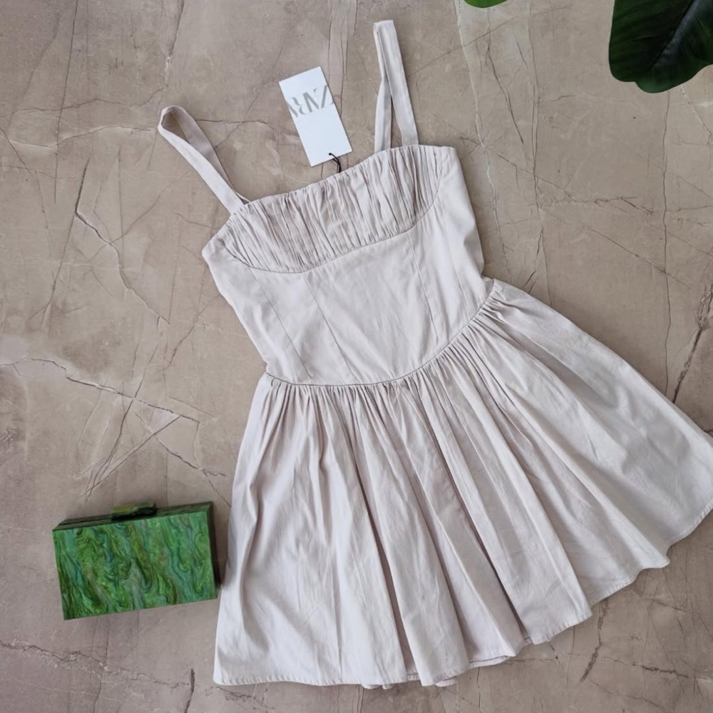 Size Small | Zara | Voluminous Skirt Dress Pleated